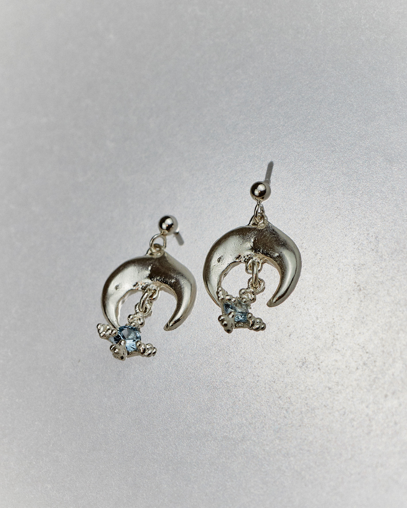 Media Luna earrings