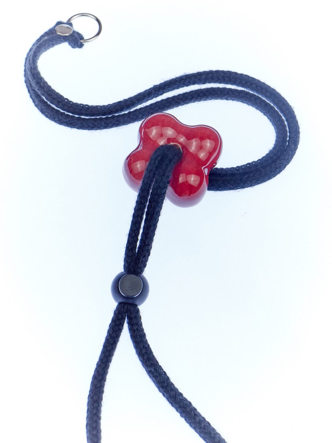 Carmín amulet