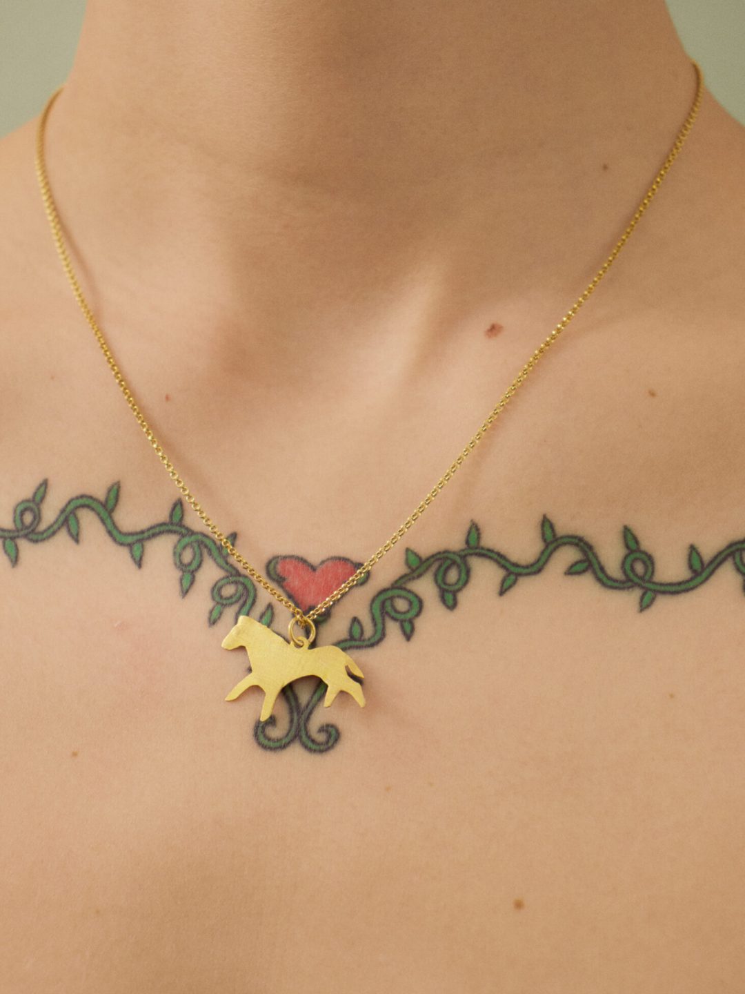 cavallo necklace après ski muy frágil