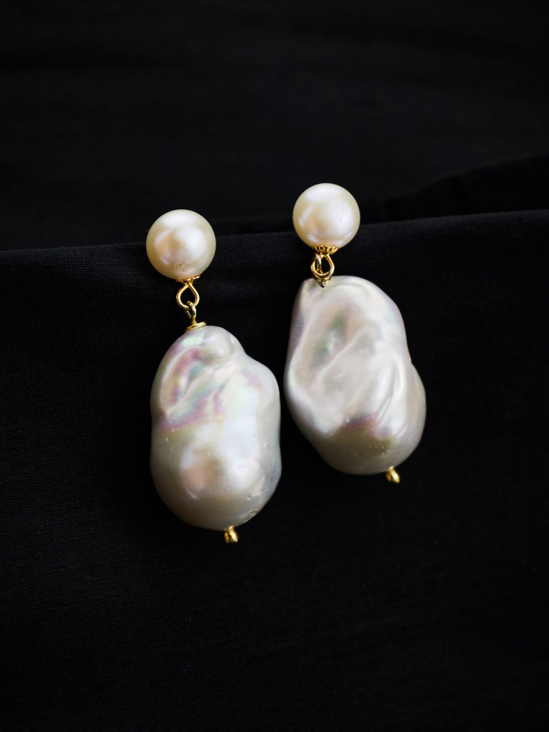 Bell earrings pearls Hai Muy frágil