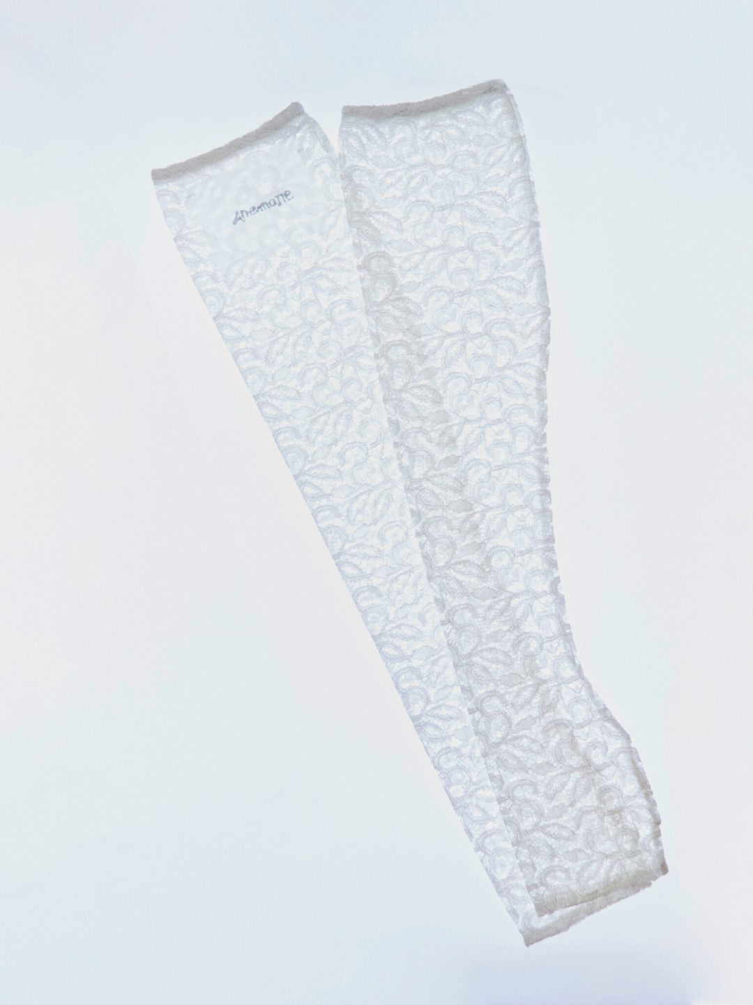 lace sleeves ivory anemone muy frágil