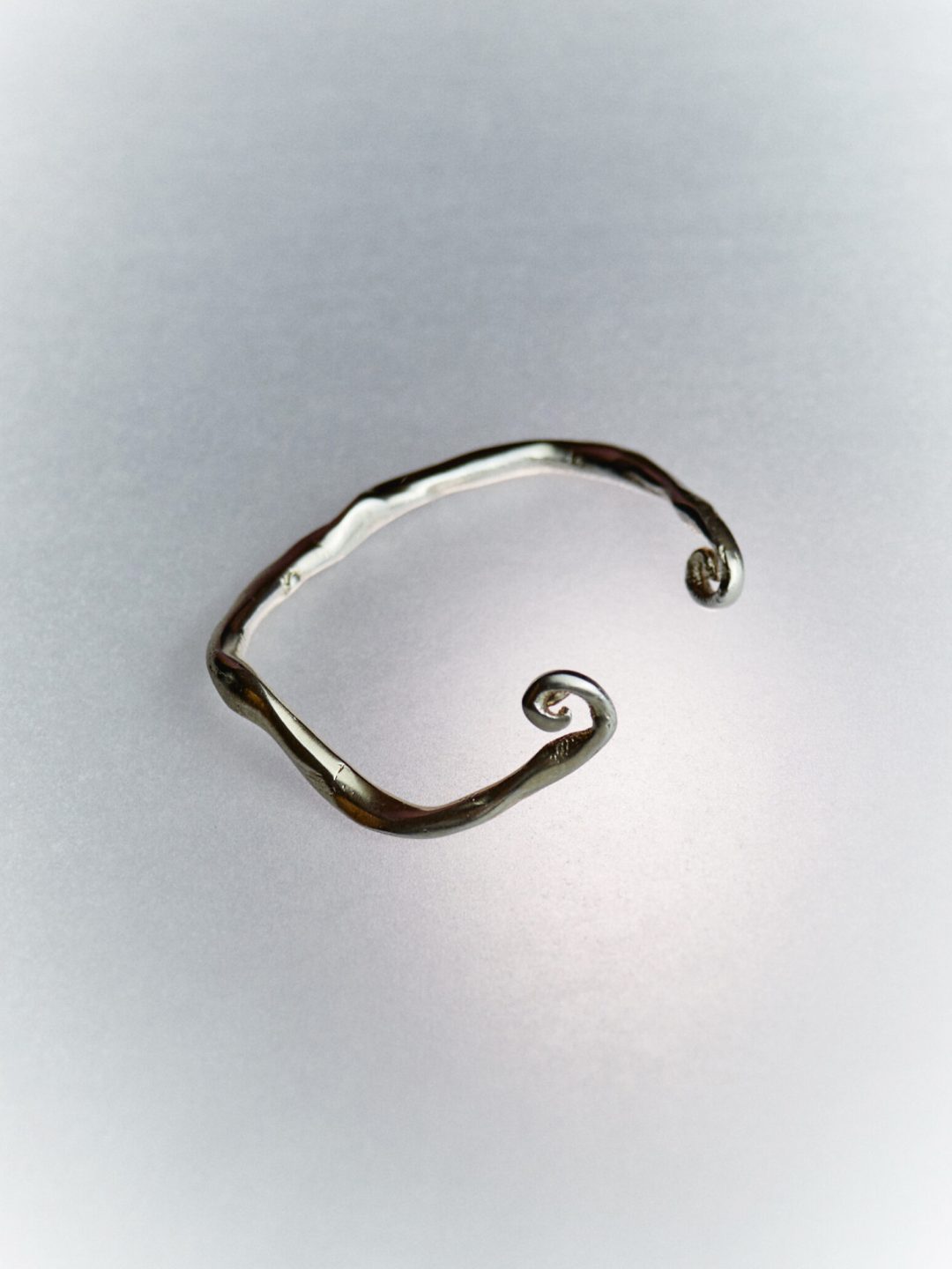 intrincate silver bracelet sofía rocha muy frágil