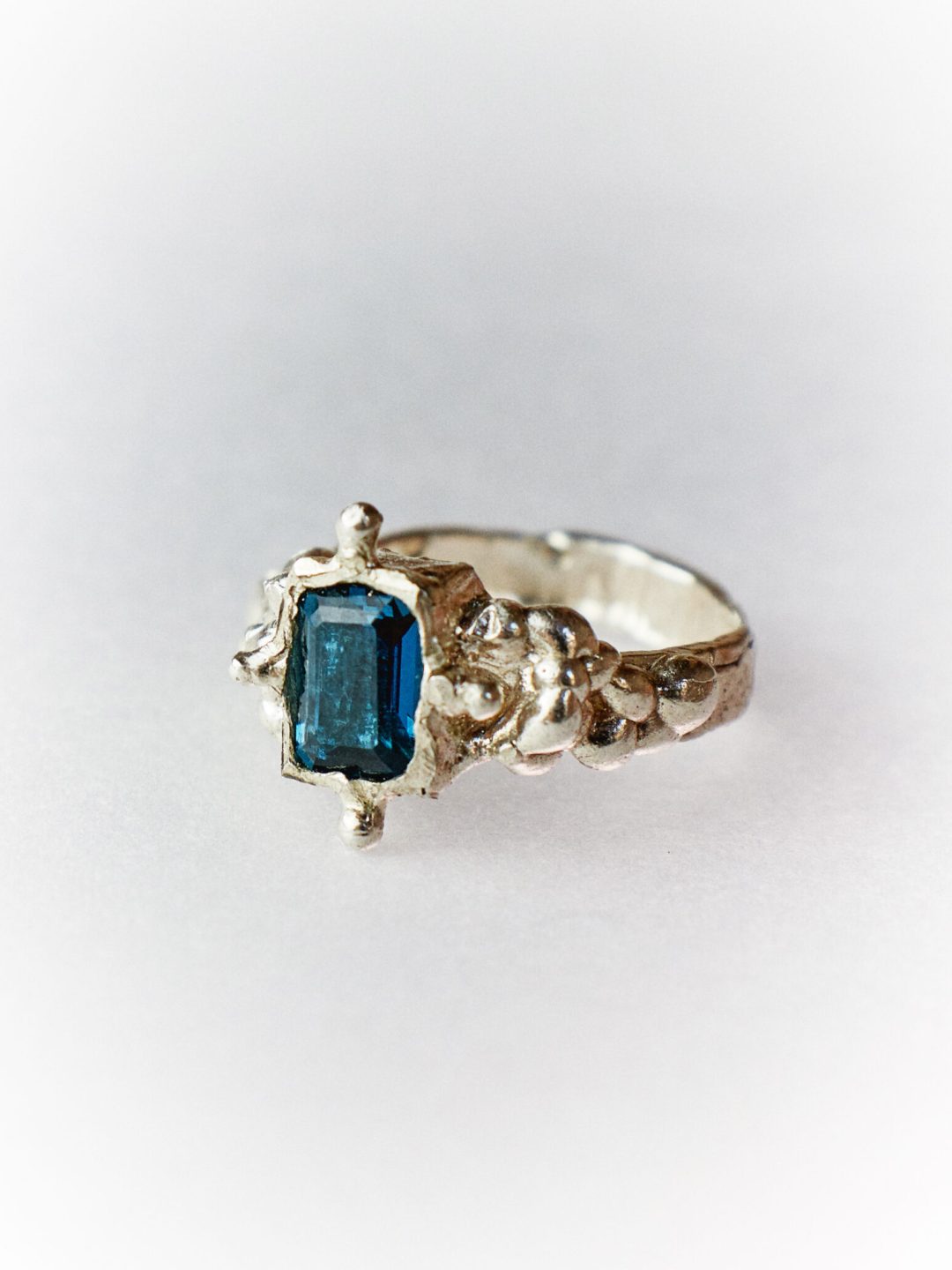 viena ring silver deep blue sofía rocha muy frágil