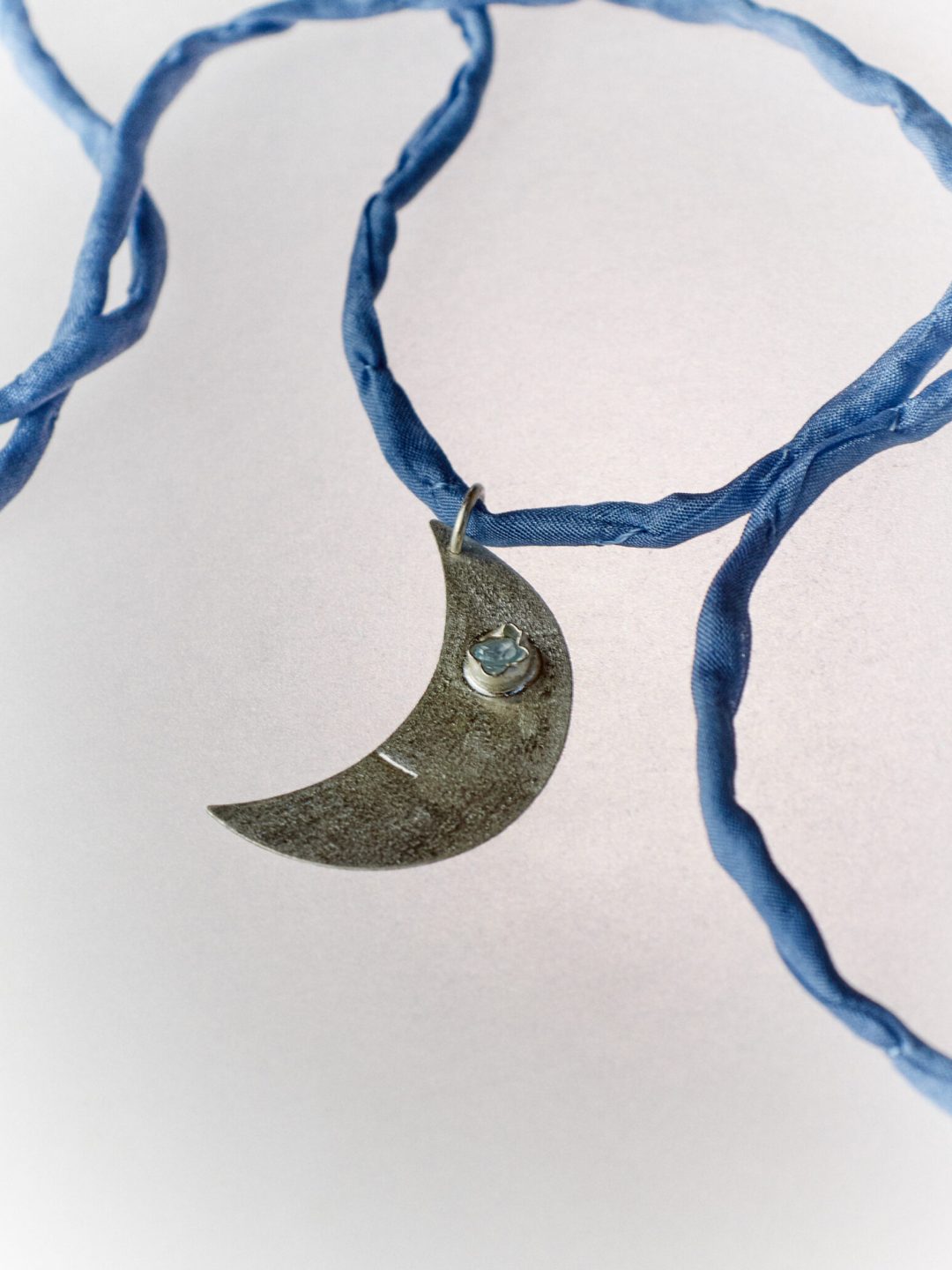 aku silk choker silver necklace après ski muy frágil