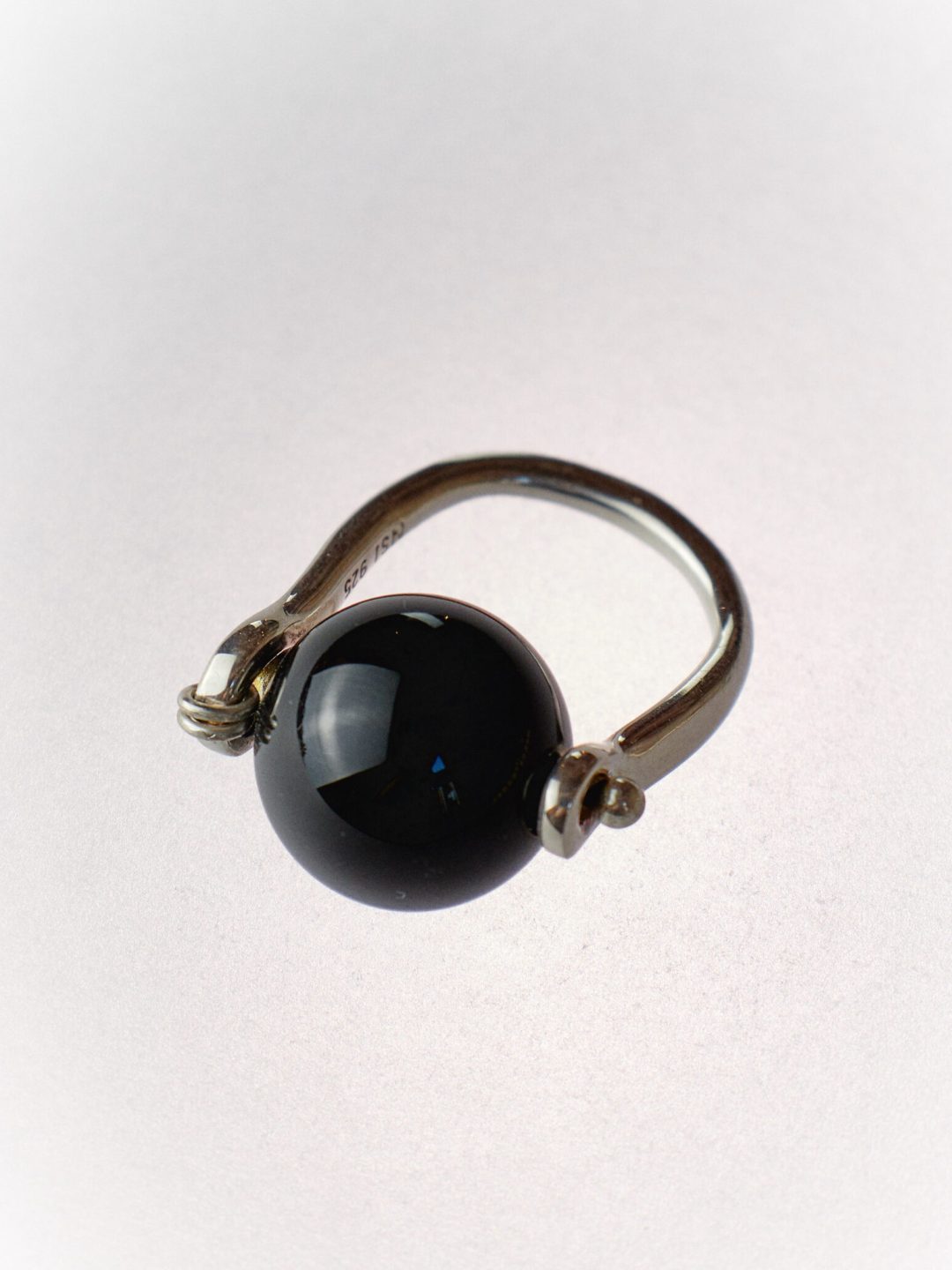bola onyx ring nathalie schreckenberg muy frágil