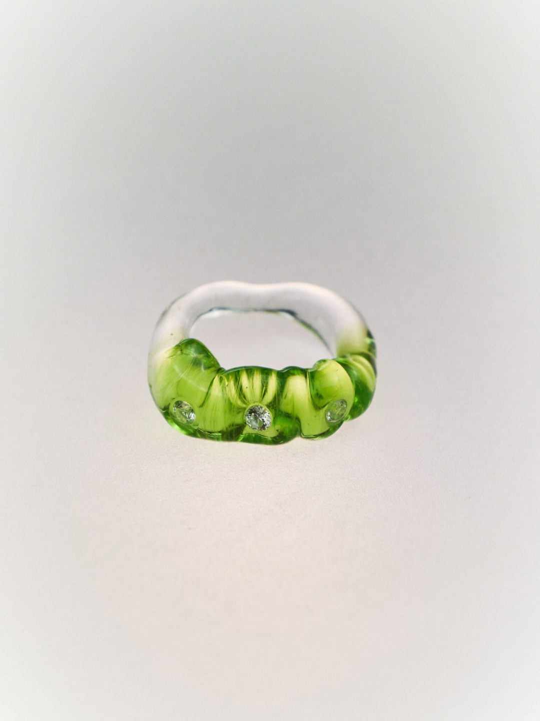 bling ring 06 green levens muy frágil