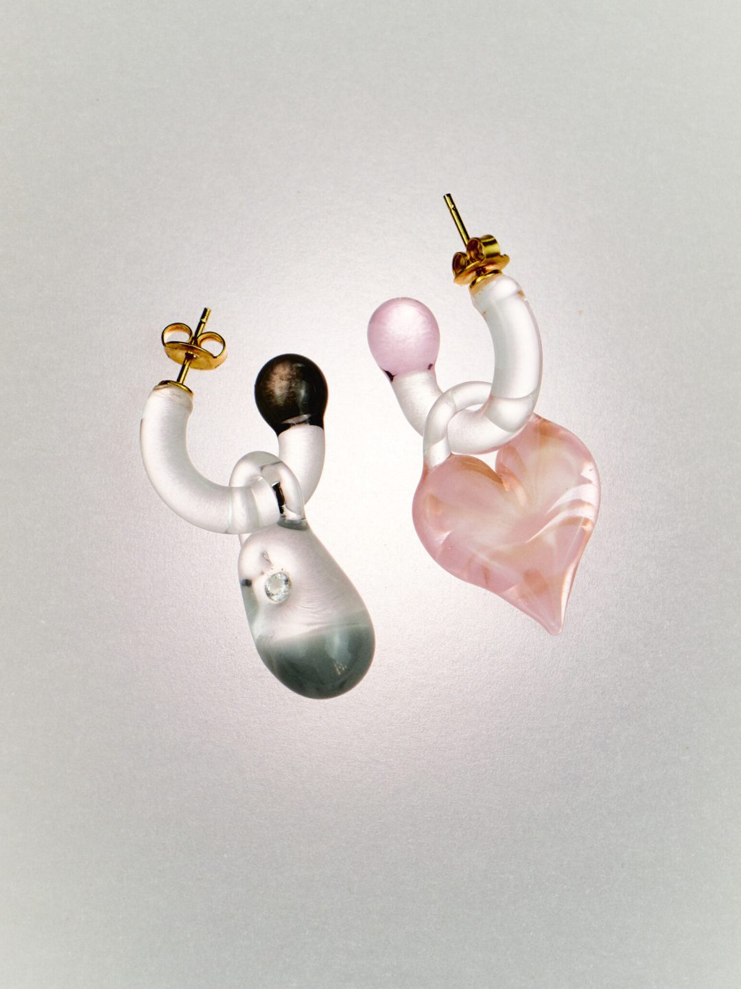 mini hoops drop heart glass earrings pink grey levens muy frágil