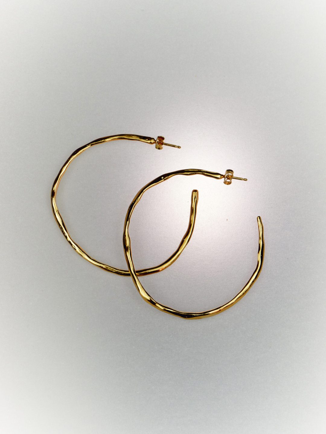 xxl essential golden hoops sofía rocha muy frágil