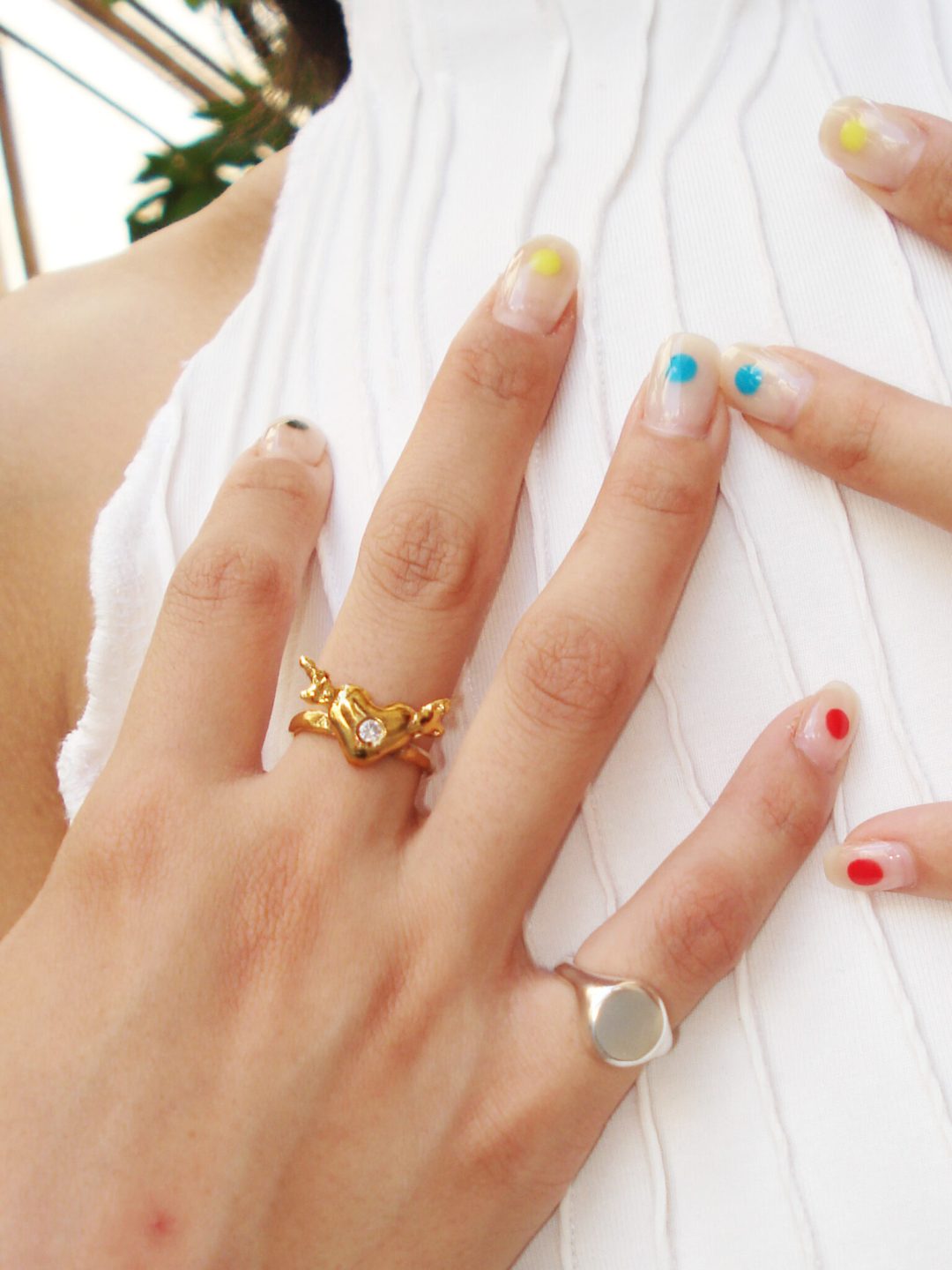 corazón con alas golden ring sofía rocha muy frágil