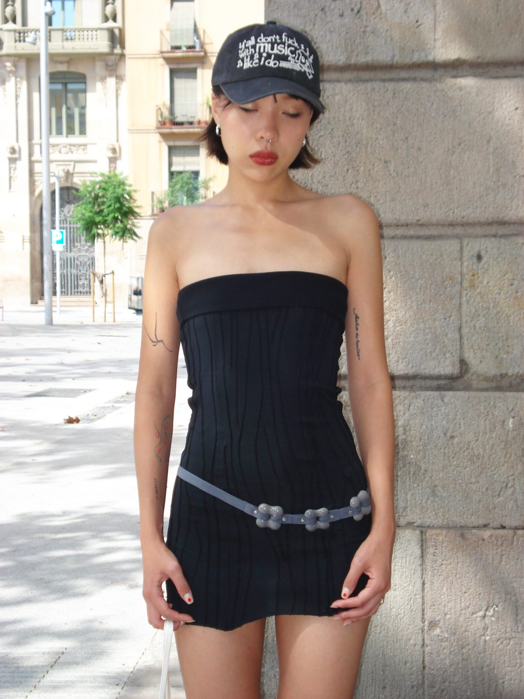 black mini tube dress mariola homoncik muy frágil