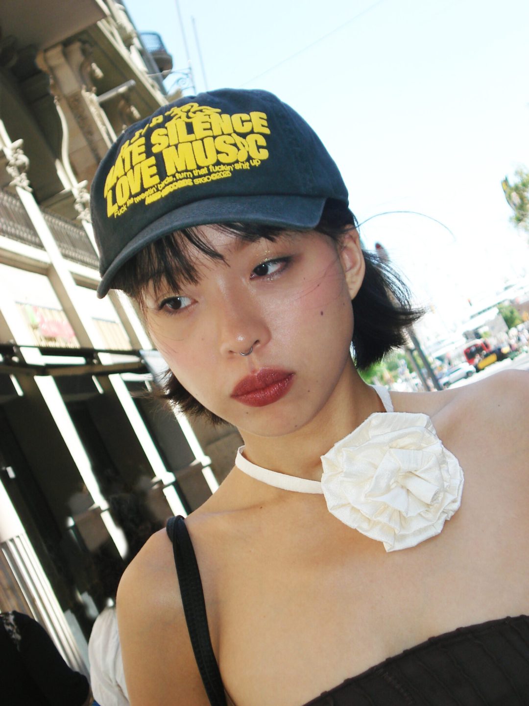 silence cap amês dept muy frágil