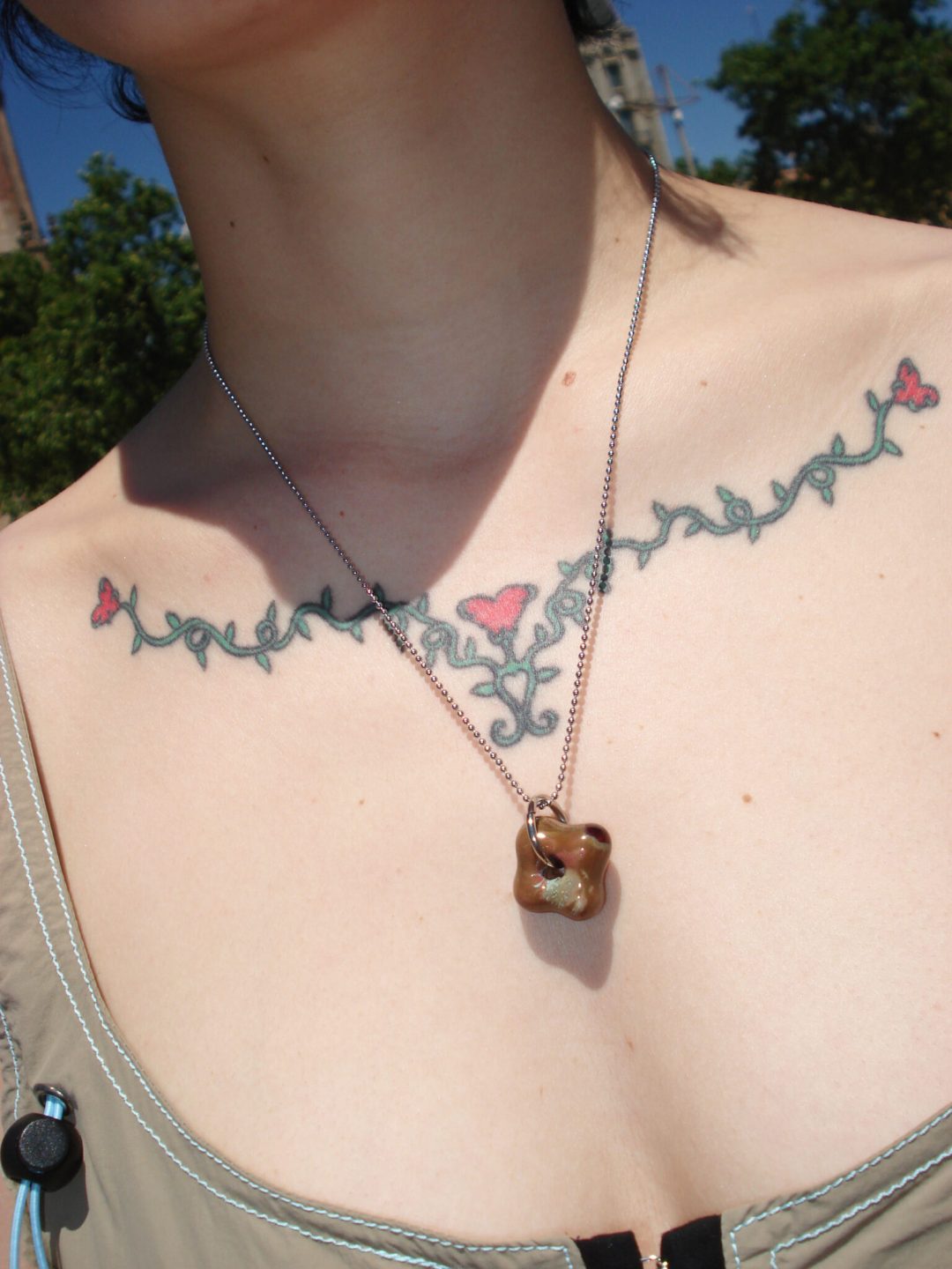 Brown green haba pendant h05 muy frágil