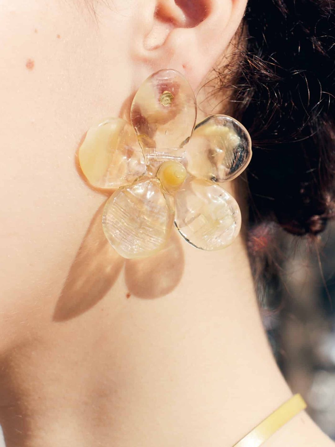 maxi flor ligh yellow glass earrings levens