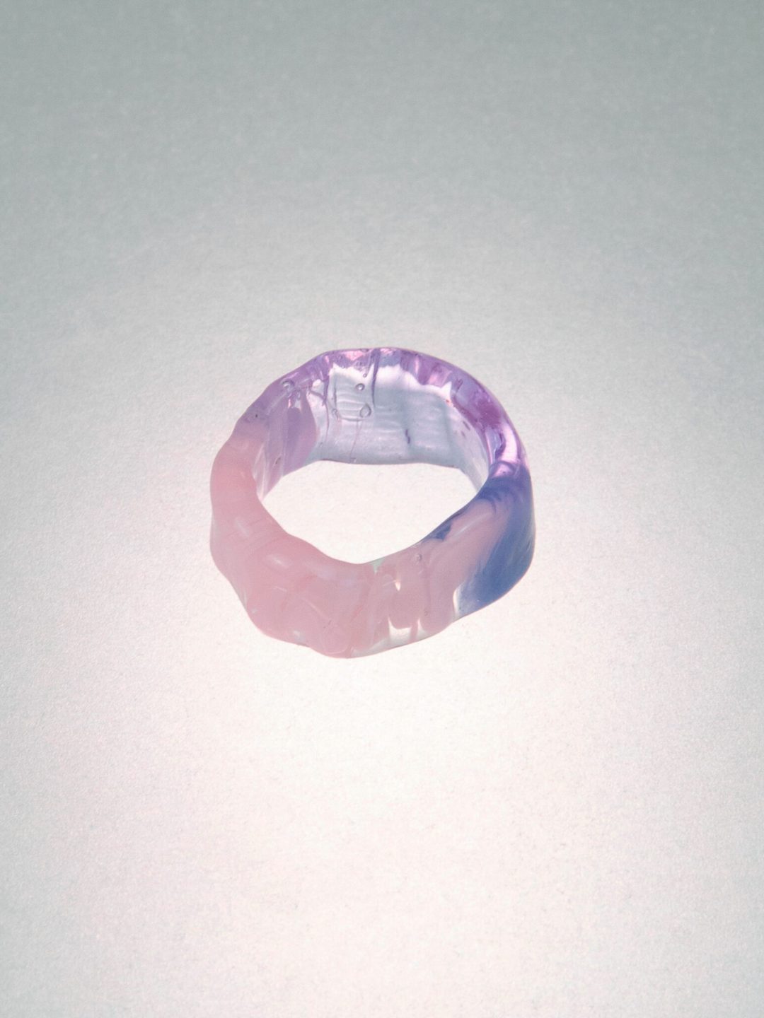 isis ring pink lilac levens muy frágil