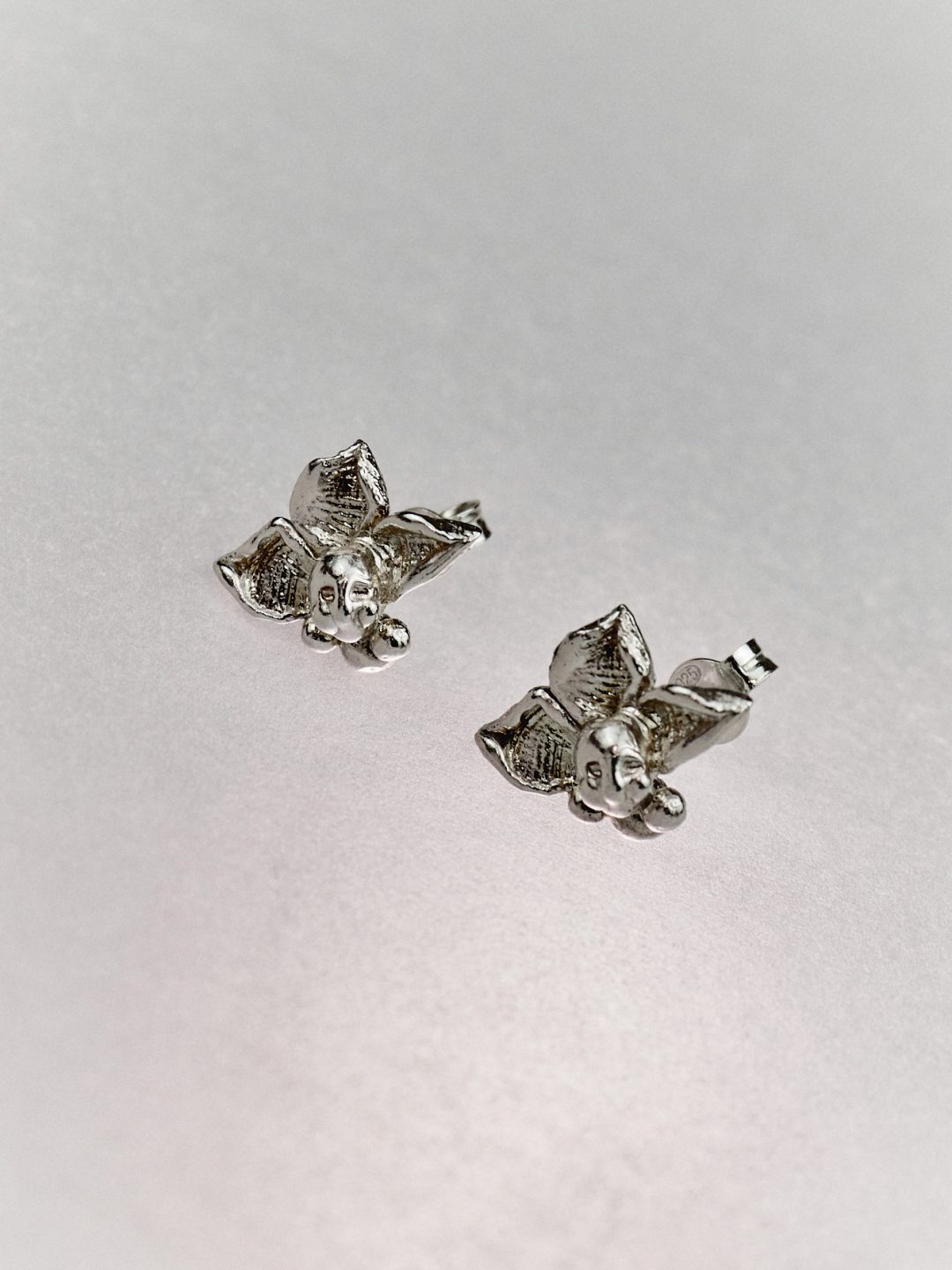 COBALTO SILVER studs